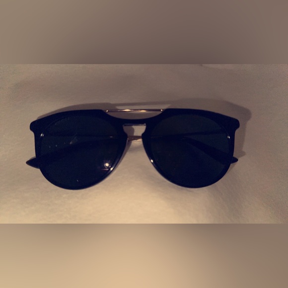 Gucci sunglasses - Picture 2 of 4